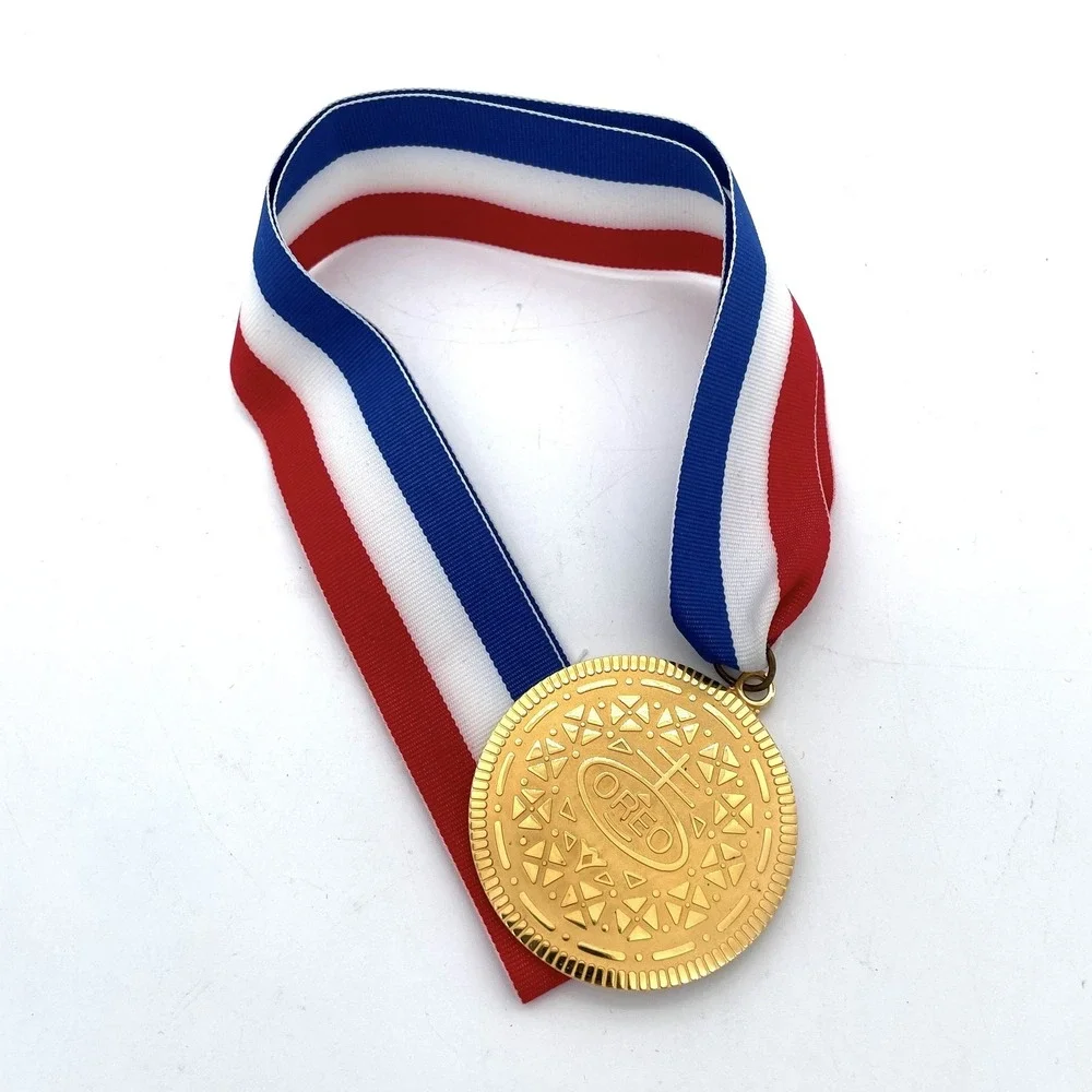 VTG 1988 Oreo Triathlon Medal 18K Gold Plated Presentation Box Twist Lick Dunk